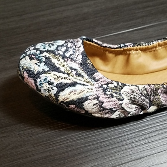 Lucky Brand Emmie Flats in Shady Spruce Scala - Picture 2 of 8